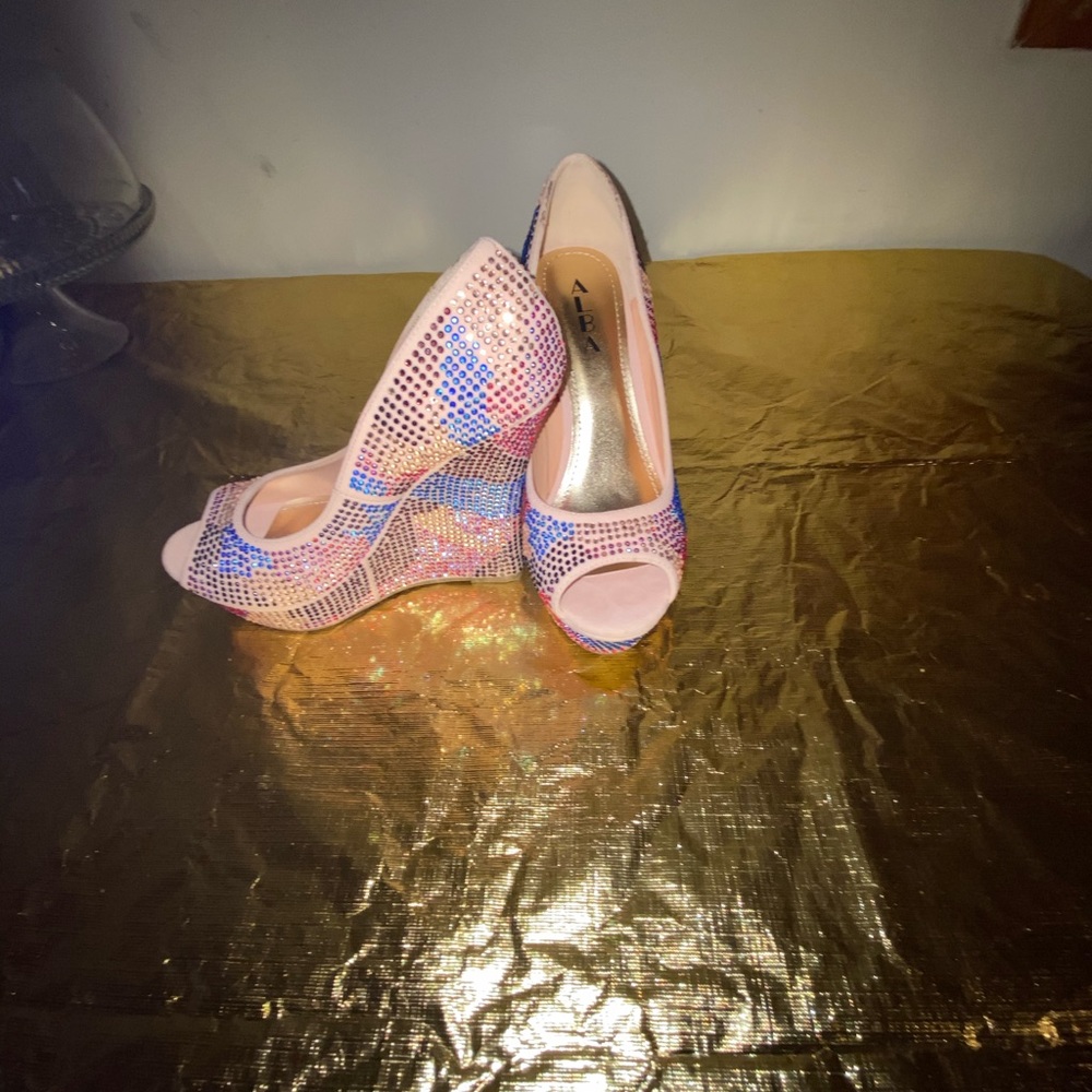 Alba wedge heels